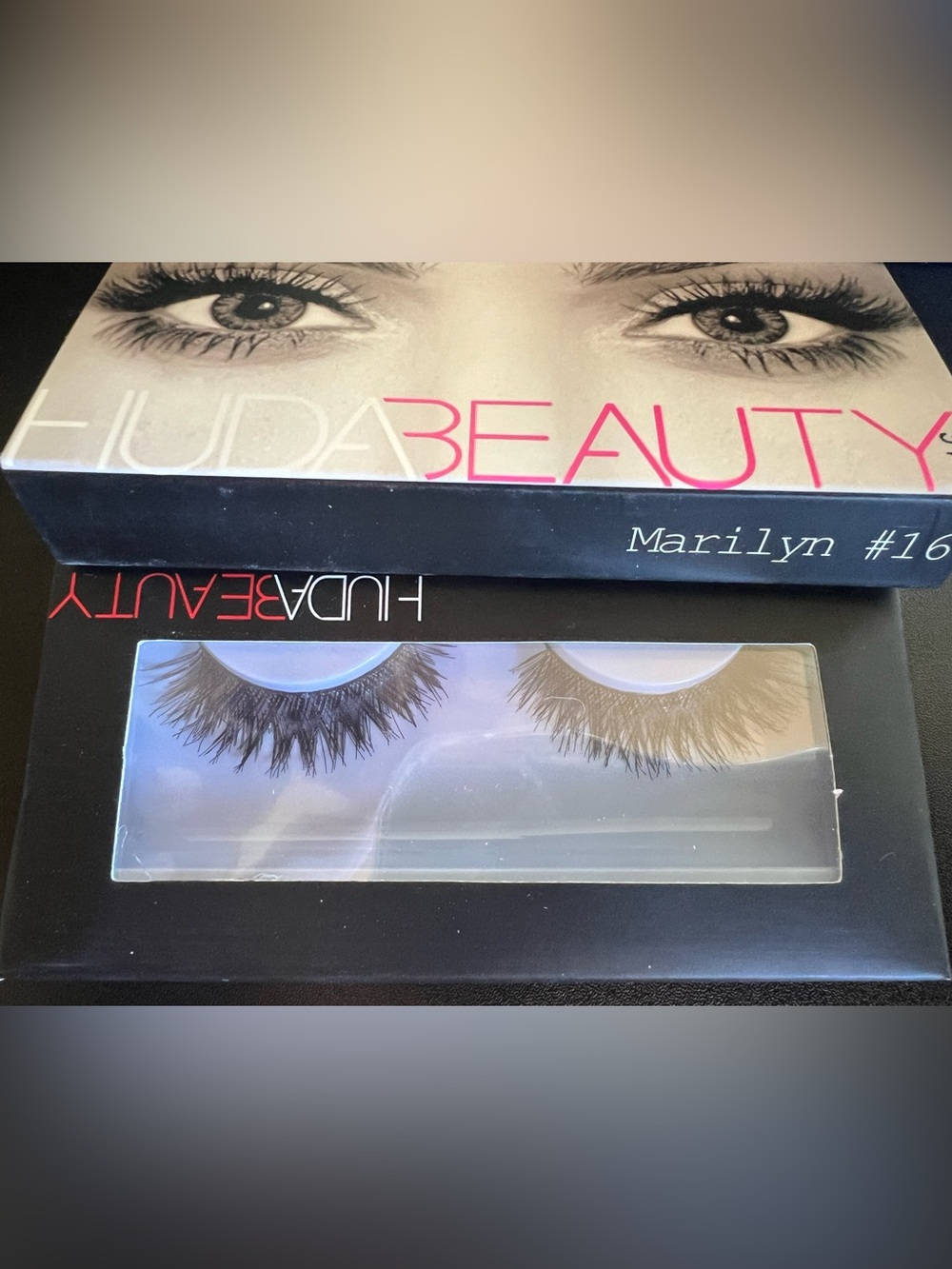 Marilyn #16 HUDA Beauty false lashes.
New in package. Glue is NOT included